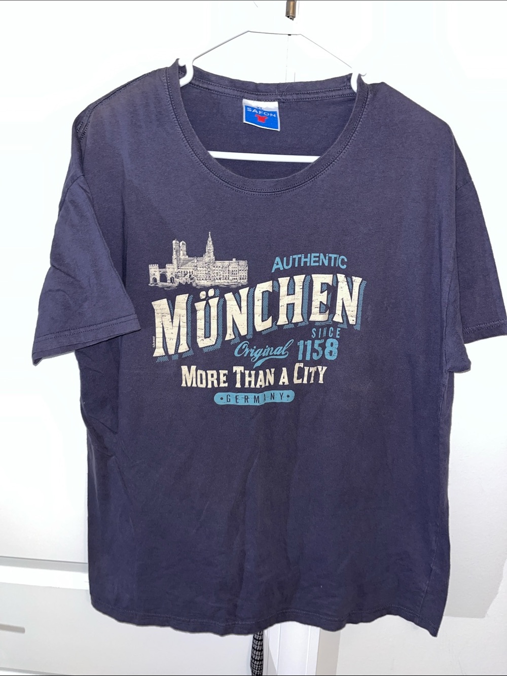 Munchen Munich Germany City Catherdal print T shirt XL